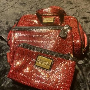 Woman’s Kenneth Cole Reaction Cosmetic Bags